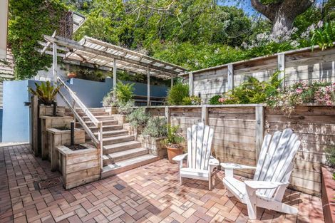 Photo of property in 210 Oriental Parade, Oriental Bay, Wellington, 6011