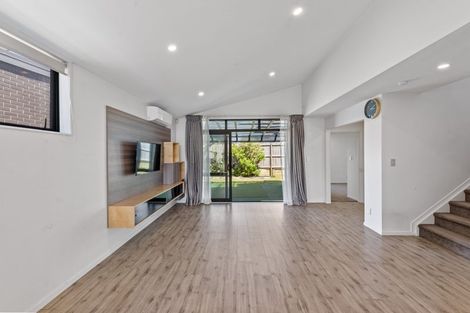 Photo of property in 15 Hoiho Road, Pukekohe, 2120