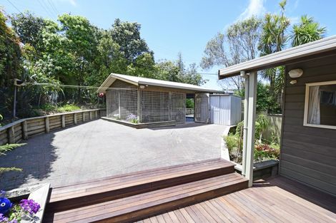 Photo of property in 18 Grand View Road, Leigh, 0985