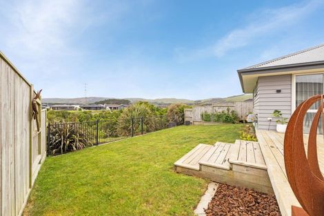 Photo of property in 1 Gibraltar Way, Fitzherbert, Palmerston North, 4410