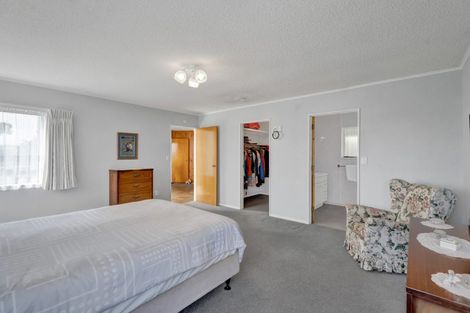 Photo of property in 16 Hussey Street, Oakura, 4314