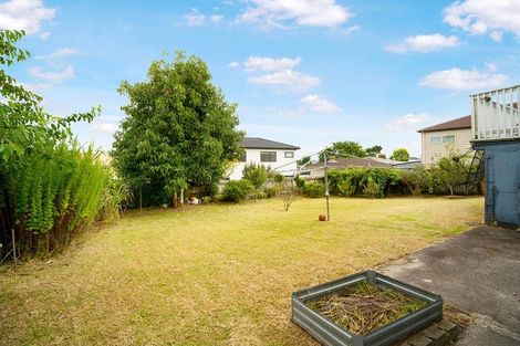 Photo of property in 20 Humphrey Kemp Avenue, Henderson, Auckland, 0612
