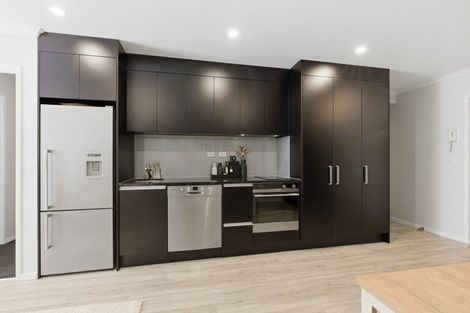 Photo of property in 2/19 Victoria Road, Mount Maunganui, 3116