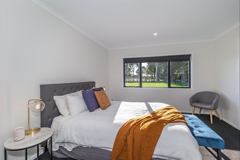 Photo of property in 30 Ohau Gravels Way, Ohau, Levin, 5570