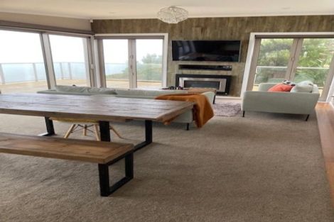 Photo of property in 6b Sunhaven Drive, Newlands, Wellington, 6037