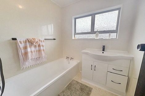 Photo of property in 43 Normanby Street, Woodville, 4920
