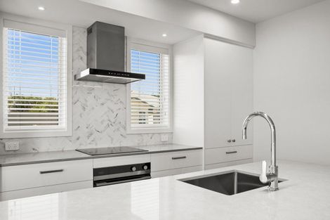 Photo of property in 19 George Yee Place, Taradale, 4112