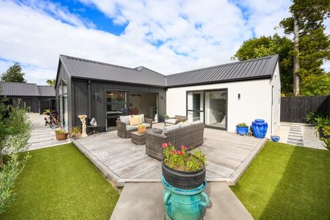 Photo of property in 76 Slacks Road, Awapuni, Palmerston North, 4412
