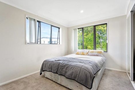Photo of property in 9e Kingdale Road, Henderson, Auckland, 0610