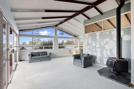 Photo of property in 3 Hartley Terrace, Massey, Auckland, 0614