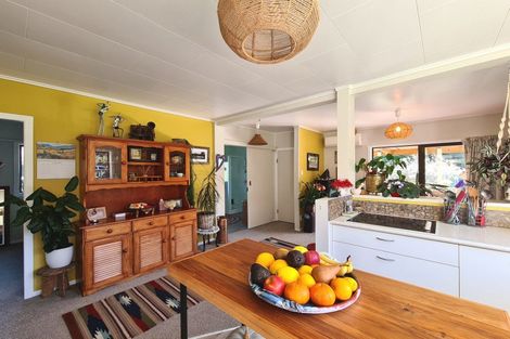 Photo of property in 15 Driving Creek Road, Coromandel, 3506