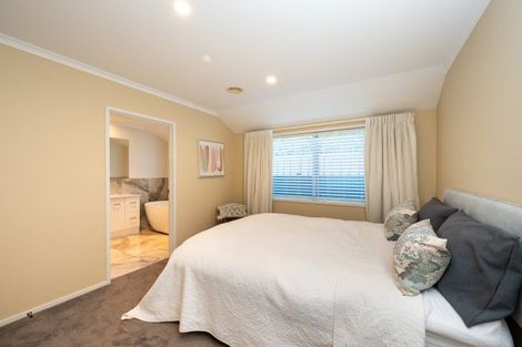 Photo of property in 29 Whakatomo Place, Havelock North, 4130