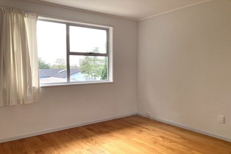 Photo of property in 19 Finlow Drive, Te Atatu South, Auckland, 0610