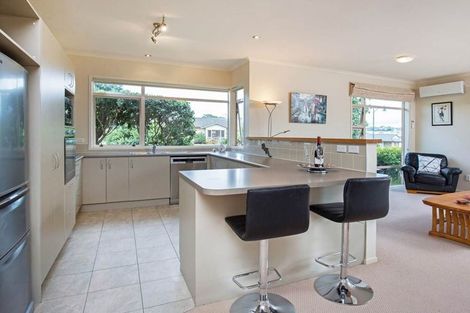 Photo of property in 4 Saltwood Street, Red Beach, 0932