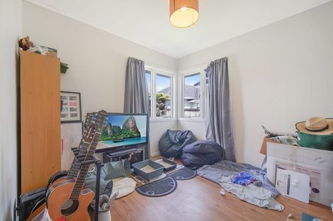 Photo of property in 5 Shamrock Lane, Te Atatu Peninsula, Auckland, 0610
