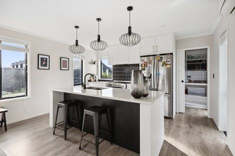 Photo of property in 1 Ruru Street, Cambridge, 3434