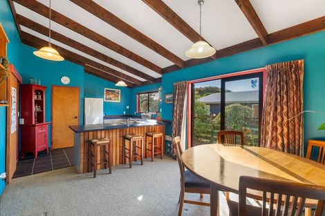 Photo of property in 4 Moana Street, Otaki Beach, Otaki, 5512