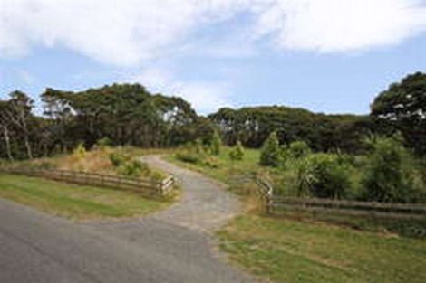 Photo of property in 16 Jacks Bush Road, Waikanae, 5391