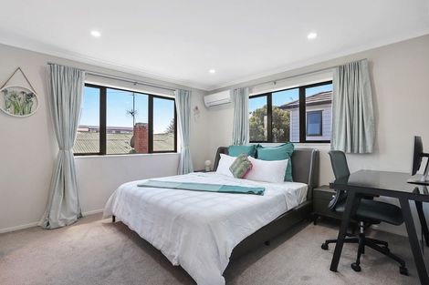 Photo of property in 9b Kingdale Road, Henderson, Auckland, 0610