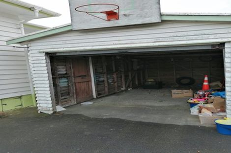 Photo of property in 3170 Great North Road, New Lynn, Auckland, 0600