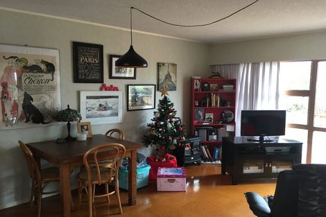 Photo of property in 33 Melandra Road, Stanmore Bay, Whangaparaoa, 0932