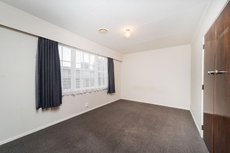 Photo of property in 15b Wikiriwhi Crescent, Awapuni, Palmerston North, 4412