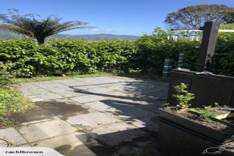Photo of property in 2 Jenness Grove, Harbour View, Lower Hutt, 5010