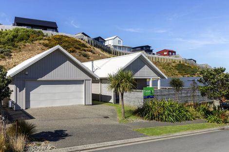 Photo of property in 66 Cedarwood Street, Woodridge, Wellington, 6037