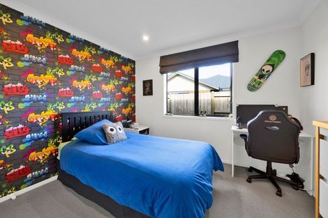 Photo of property in 21 Montague Grove, Stratford, 4332