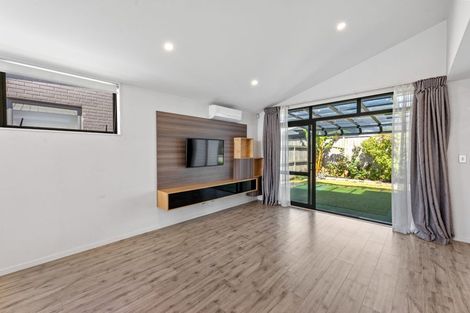 Photo of property in 15 Hoiho Road, Pukekohe, 2120