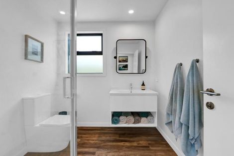 Photo of property in 2 Wairau Road, Oakura, 4374