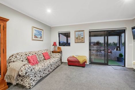 Photo of property in 14 Kingfisher Road, Silverdale, 0932