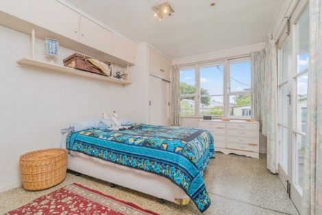 Photo of property in 7 Muir Avenue, Mangere Bridge, Auckland, 2022