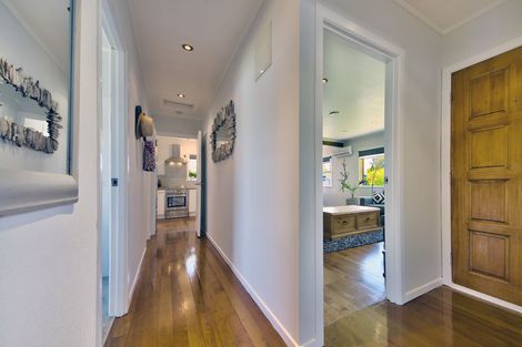 Photo of property in 45 Stottholm Road, Titirangi, Auckland, 0604