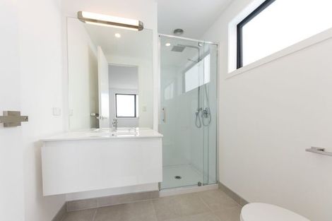 Photo of property in 5 Mokopiko Court, Beach Haven, Auckland, 0626