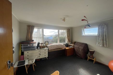 Photo of property in 11 Innes Way, Newlands, Wellington, 6037