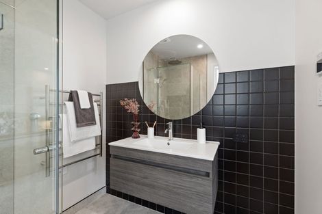 Photo of property in 5 Mangatainoka Lane, Awapuni, Palmerston North, 4412