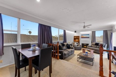 Photo of property in 34 Blakeborough Drive, Forrest Hill, Auckland, 0620