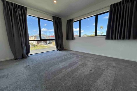Photo of property in 12a Sea Spray Drive, Bucklands Beach, Auckland, 2012