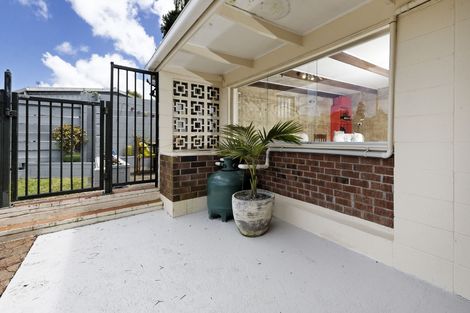 Photo of property in 45 Stottholm Road, Titirangi, Auckland, 0604