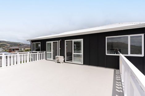 Photo of property in 17a The Drive, Tawa, Wellington, 5028