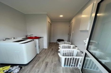 Photo of property in 62a Lauderdale Road, Birkdale, Auckland, 0626