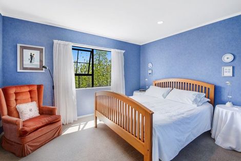 Photo of property in 1/8 Rifleman Rise, Unsworth Heights, Auckland, 0632