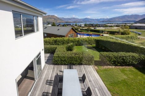 Photo of property in 18 Clutha Place, Wanaka, 9305