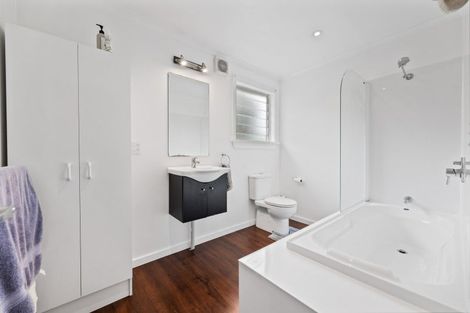 Photo of property in 2/35 Kotare Street, Hilltop, Taupo, 3330
