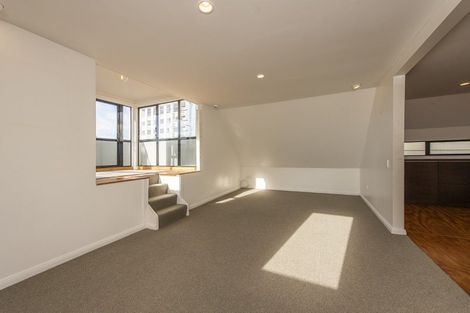 Photo of property in 3/2 Macdonald Crescent, Te Aro, Wellington, 6011