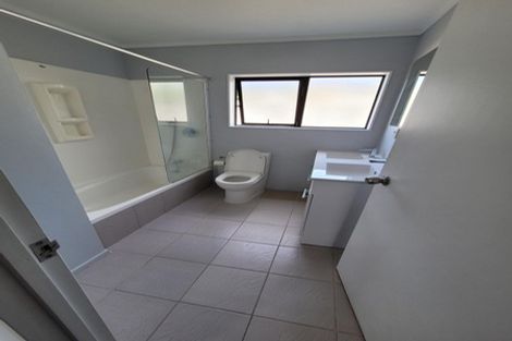 Photo of property in 28 Kona Crescent, Henderson, Auckland, 0610