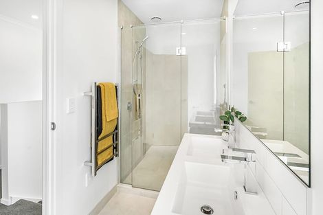 Photo of property in 15u2 Glen Lynne Avenue, Queenwood, Hamilton, 3210
