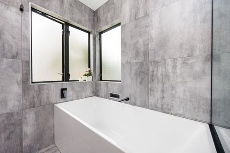 Photo of property in 27 Abby Road, Fitzherbert, Palmerston North, 4410