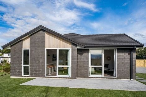 Photo of property in 5 Tradewinds Drive, Whitby, Porirua, 5024